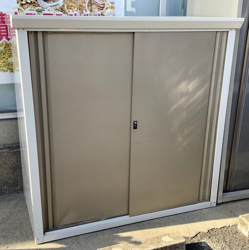 【値下げしました】GREEN LIFE グリーンライフ 物置 収納棚 カギあり スライド扉 屋外用 daSeele ダシーレ SRM-1515 高さ153センチ【ユーズドユーズ名古屋天白店】J2517