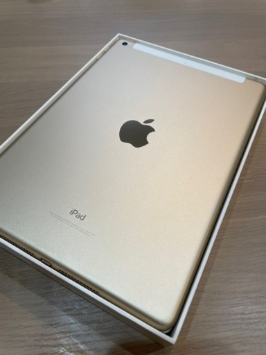 パソコン iPad Wi-Fi Cellular 32GB GOLD docomo
