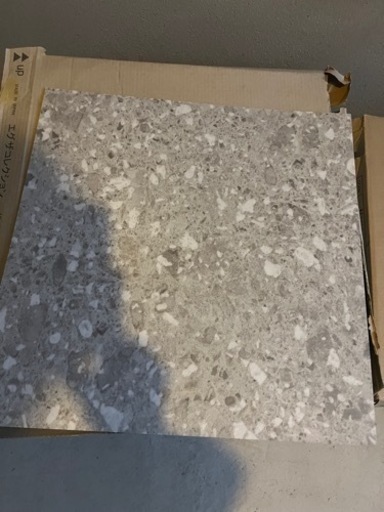 【値下げ】塩ビタイル　フロアタイル　新品未使用　50枚