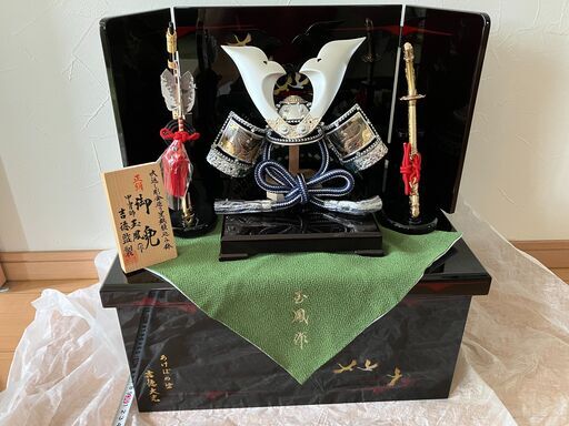 中古美品 ５月人形（兜） 甲冑師玉鳳作 吉徳監製