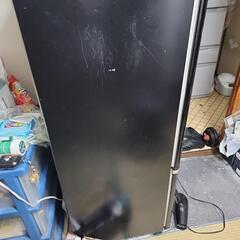 無料で冷蔵庫お譲りします。の画像