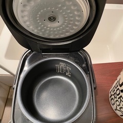 炊飯器　カラーブラックの画像