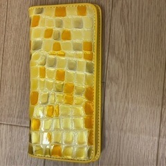 黄色の長財布