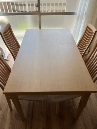ダイニングテーブル・ダイニングチェア4脚