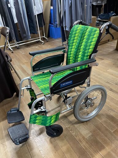 ★ほぼ新品★新鋭工業　介助用車イス(自走式ではありません。)