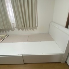 <使用6ヶ月未満> ニトリ セミダブルベッドフレーム(収納・コンセント付き)の画像