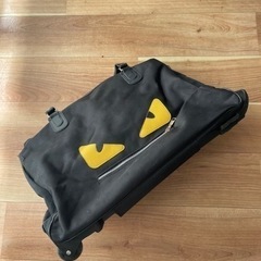 可愛いキャリーバッグ　スーツケース