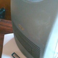 持ち運びが便利なヒーターです。