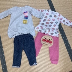 子ども服　上下2セット