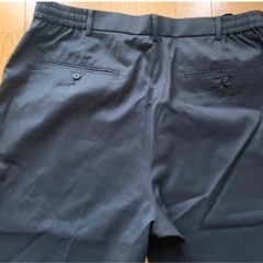 【今週2,500円➡︎最終お値下げ2,000円】【新品】【UNIQLO】『これから大活躍薄手のメンズパンツXL』の画像