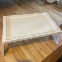 IKEAのサイドテーブル