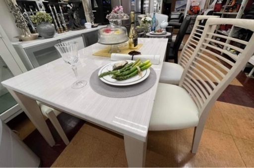 光沢が美しい 伸長式 モダンダイニング お得な4点セット（ダイニングテーブル＋チェア2脚＋ベンチ小）