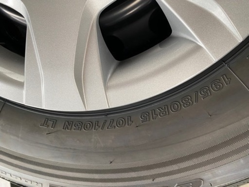 ハイエース　BRIDGESTONEタイヤ4本
