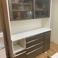 早いもの順です★ 食器棚  松田家具 白×シルバー色 収納棚