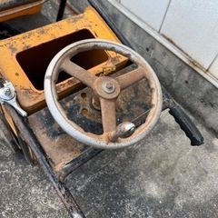 値下げ⭐️格安（中古）エンジンコンクリートカッターの画像