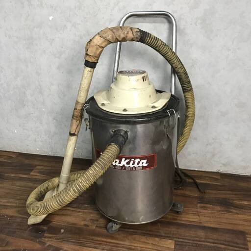 WY2/23 マキタ makita 乾湿両用 業務用集じん機 モデル403 100V 集塵機 掃除機 電動工具 ※動作確認済み ★直接引き取り限定