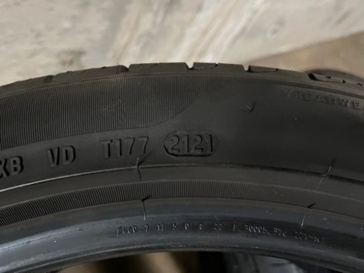 【溝あり】2021年 245/40R18 ピレリ