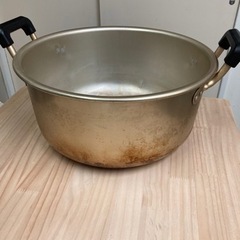 鍋とボールの画像