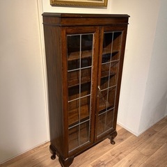 アンティーク ガラスキャビネットの画像