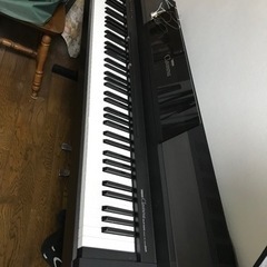 ピアノ差し上げます。取りに来られる方