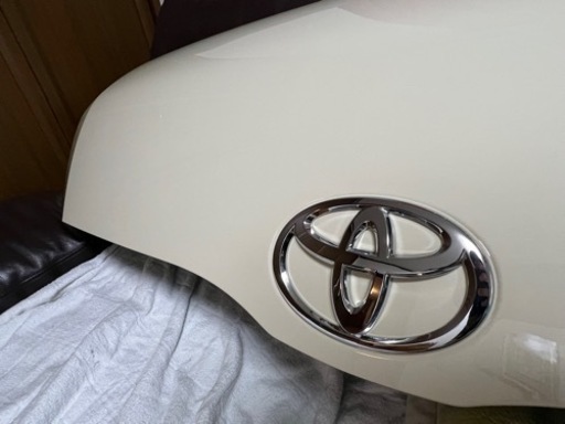 新車外し ハイエース　6型 ワイドボディ ボンネット トヨタ純正