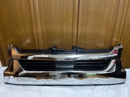 新車外し ハイエース　6型 ワイドボディ用 標準メッキグリル トヨタ純正