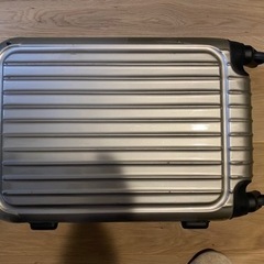 キャリーバッグ　キャリーケース