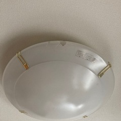 シーリングライト　電球つきでそのまま使えます　欠けあり
