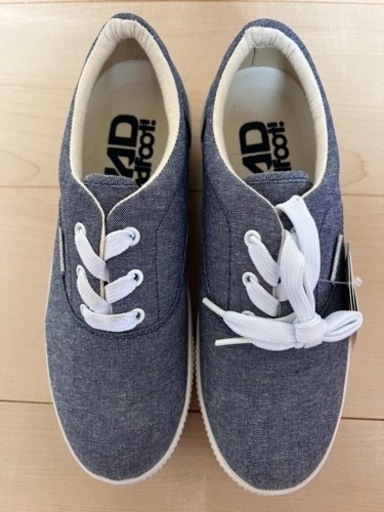 MAD スニーカー　23.5 新品