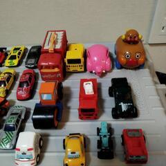 ミニカー44台の画像