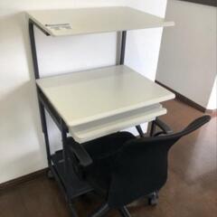 パソコンデスクの画像