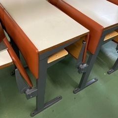 椅子付デスク8人用☆70589 W1100折畳椅子付デスク