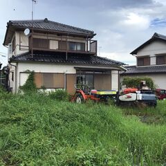 雑草だらけの荒れ地をミニハーブ園に。レンガ、ブロック、植木鉢、玉...