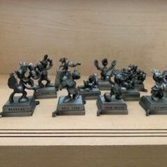 ディズニーキャラクターのブロンズ像　差し上げます。