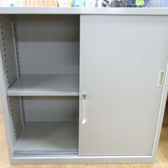 スチール収納庫 カギ付き 幅88高さ88㎝ 棚板1枚 オフィス家具 スチールキャビネット 引き戸 西岡店の画像