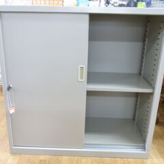 スチール収納庫 カギ付き 幅88高さ88㎝ 棚板1枚 オフィス家具 スチールキャビネット 引き戸 西岡店の画像