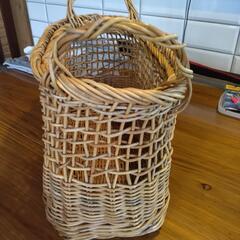 ピクニックやキャンプに！籐の籠(カゴ)の画像