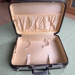 カバン　アタッシュケース　鍵付きの画像