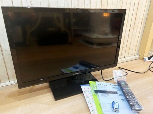 使用数ヶ月美品!! 22年製 Panasonic/パナソニック VIERA TH-24J300 24インチ液晶テレビ リモコン取説付属品完備 子供部屋 寝室に