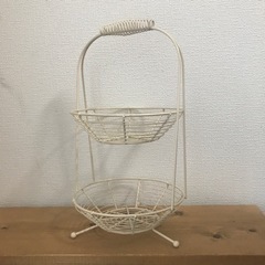 白ワイヤーの2段かご