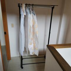ハンガーラックの画像
