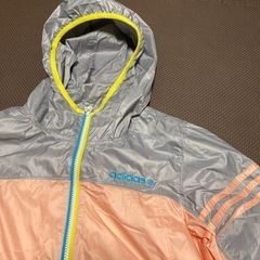 美品 アディダス  ウィンドブレーカーの画像