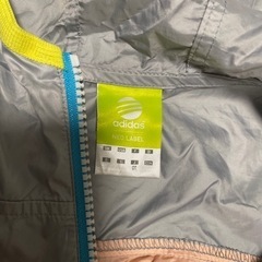 美品 アディダス  ウィンドブレーカーの画像