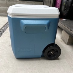 コールマン　クーラーボックス　ホイール付き　50QTの画像