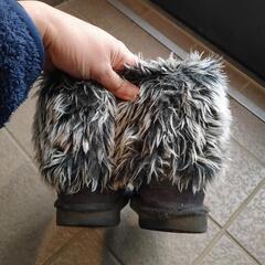 【お取引中】vans 黒モコモコブーツ　18センチの画像