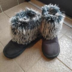 【お取引中】vans 黒モコモコブーツ　18センチの画像