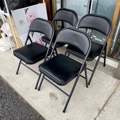 【新品未使用‼️】定価21,680円♪ 折りたたみパイプ椅子 4脚セット イス チェア 合成皮革張りブラック♪の画像