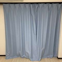 ニトリの遮光カーテン青色２枚セット