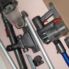 部品取り[引取可]ダイソン掃除機パーツ多数

の画像