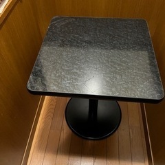 🉐本日最終値下げ🉐大理石柄の1人用テーブル